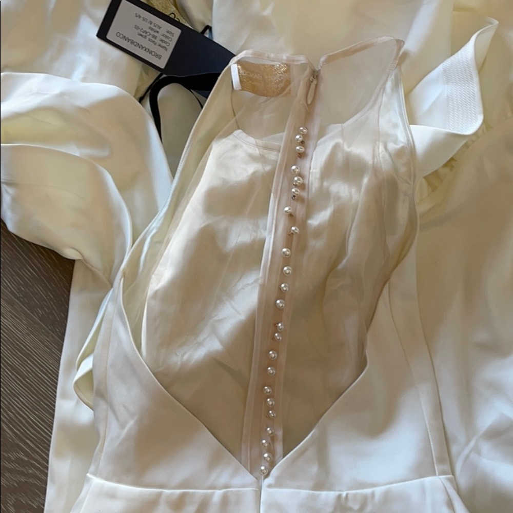 Paros Gown in White
Bronx and Banco
US 4 - Picture 9 of 12